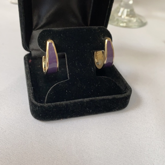 Vintage Goldtone purple enameled crescent hoops - Picture 2 of 7